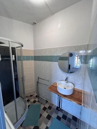 Ένα μπάνιο στο la Maison d'Anissa