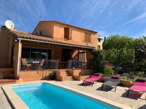 Villa 900 m du centre et plages, piscine, parking