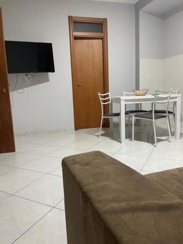 Et tv og/eller underholdning på Bilocale Ottaviano City Sunflower