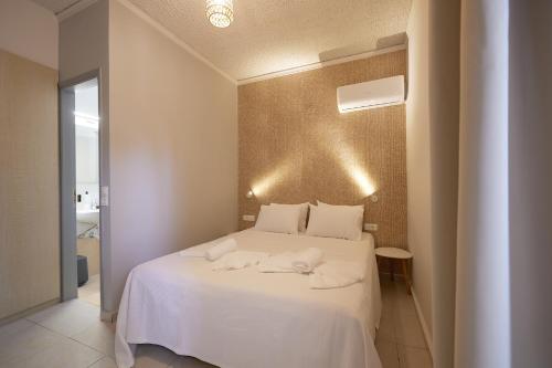 CICADA HOTELにあるベッド