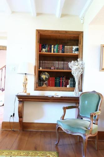 Perpustakaan di rumah percutian