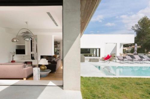 Πισίνα στο ή κοντά στο Magnifique Villa d’Architecte & Piscine à débordement