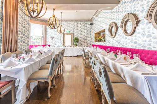 Restoran atau tempat lain untuk makan di Murrayfield Hotel