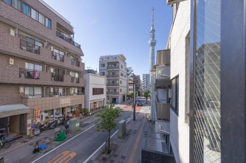 a view of a street in a city with buildings at 錦系町天空樹景觀飯店 Skytree View Kinshicho in Tokyo