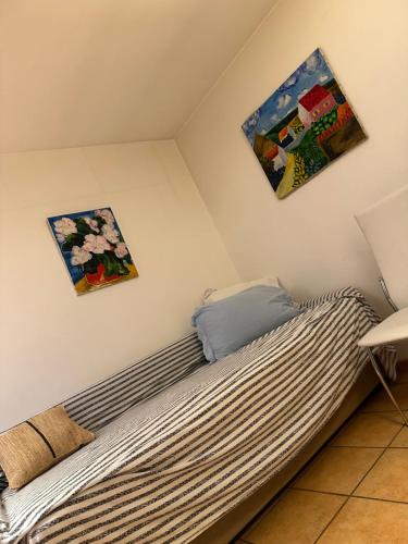 Postel nebo postele na pokoji v ubytování Plage des Salins Parc des Salins St Tropez