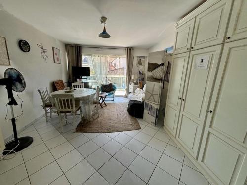 GRAND STUDIO LUMINEUX