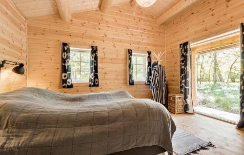Katil atau katil-katil dalam bilik di 2 Bedroom Cozy Home In Frederiksværk