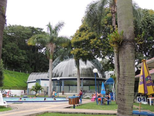 Taman di luar Suite na Morada do Sol