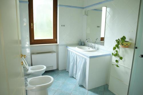 Ένα μπάνιο στο Gli Ulivi Apartment
