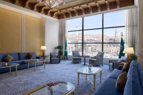 Hilton Hotel & Convention Jabal Omar Makkahにあるシーティングエリア