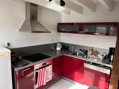 Photo de la galerie de l'établissement Appartement calme entre ville et circuit, au Mans