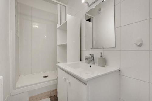 Ванна кімната в Appartement et petit Box proche Métro et Gare Toulouse