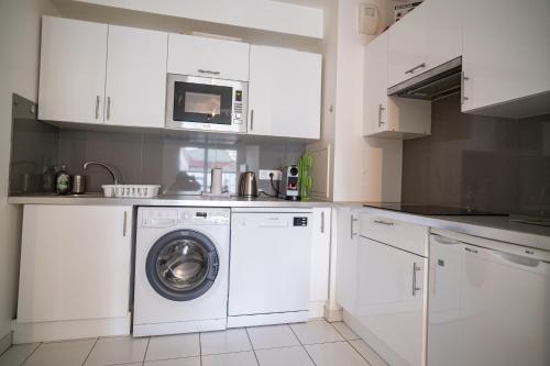 Photo de la galerie de l'établissement T2 avec parking et balcon près du métro et du parc des expositions, à Malakoff