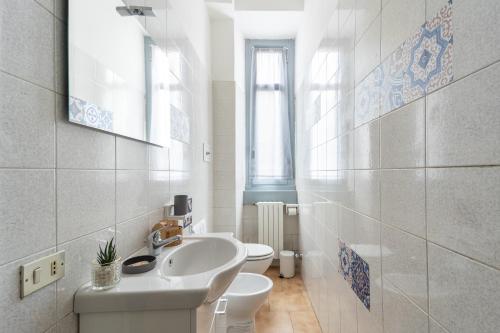 Elegant Apt near metro Porta Romana,3 fermate subway-stop a Duomo, WIFI-NETFLIX Free