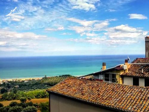 Gambar di galeri bagi Appartamento in Borgo con vista mare RC23 di Montepagano