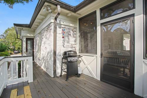 Μπαλκόνι ή βεράντα στο Piedmont Park Pool-Side Retreat