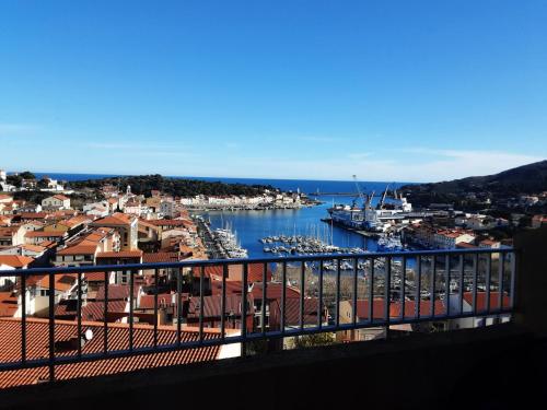 Photo de la galerie de l'établissement Vue mer et port vendres, à Port-Vendres