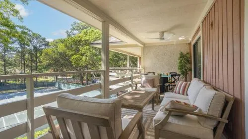 Walk to the Beach Contemporary Coastal Villa Fully Remodeled Spring 2024 Expansive Balcony photo 1