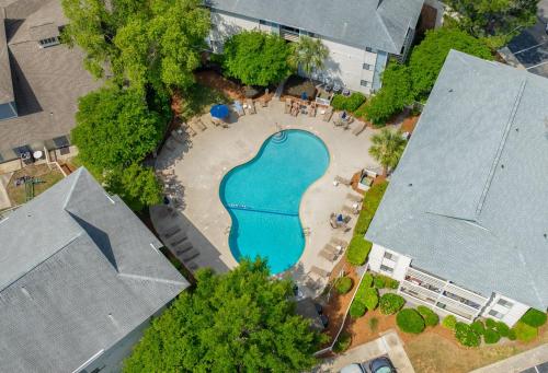 Walk to the Beach Contemporary Coastal Villa Fully Remodeled Spring 2024 Expansive Balcony photo 39