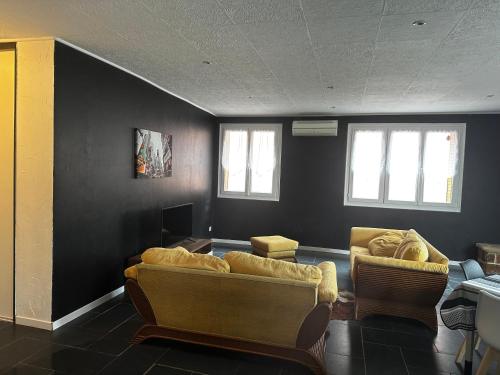 Photo de la galerie de l'établissement Grand appartement, à Baix