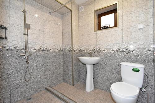 Koupelna v ubytování 1# Guest House