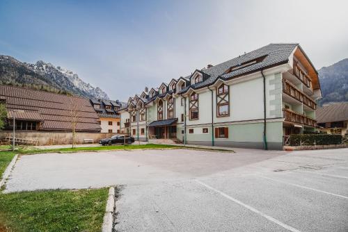 Apartments Slavec with Free Onsite Parking