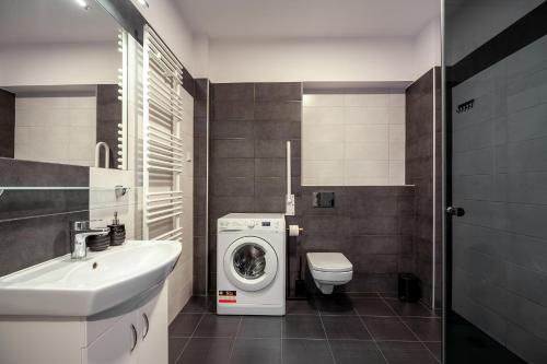 Phòng tắm tại Apartament Comfort w centrum - ABA Apartamenty
