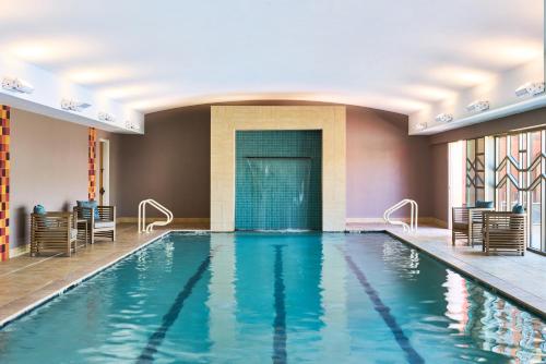Renaissance Phoenix Glendale Hotel & Spa Image