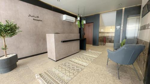Ruang duduk di Vatoran Apartments Khalidiyah