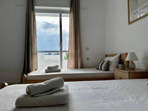 Central, Sunny & Spacious Apartment in Town - El Greco Apartments No 1