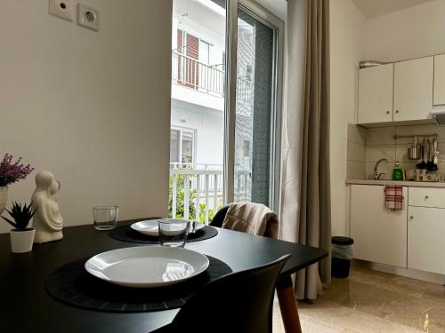 Cozy Stay, Steps from the Beach - El Greco Apartments No 5