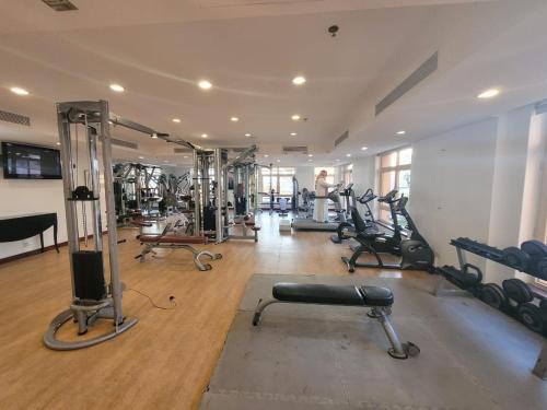 Γυμναστήριο ή/και όργανα γυμναστικής στο Royal Beach Apartment