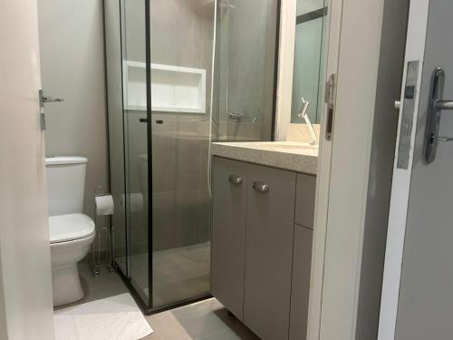 Bilik mandi di BORA BORA RESIDENCE II Geminados 600 METROS DA EXPOVILLE