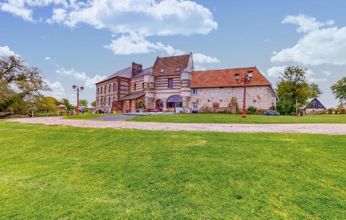Cozy Apartment In Criquetot-Le-Maucondui