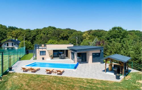 Πισίνα στο ή κοντά στο Cozy Home In Koprivnica With Wifi