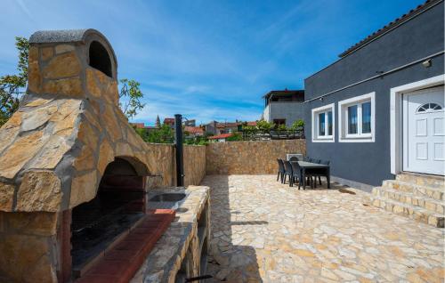 3 Bedroom Nice Home In Vodnjan