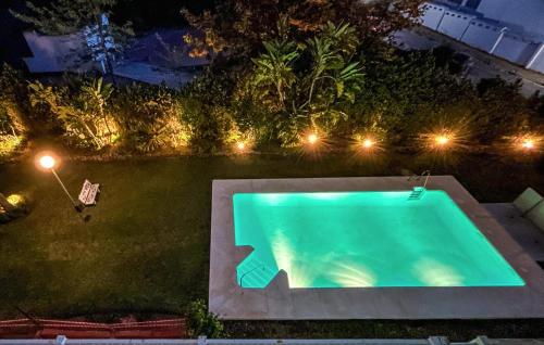 Πισίνα στο ή κοντά στο 1 Bedroom Cozy Apartment In Marbella