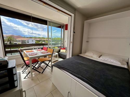 Studio/Cabine, 4 Couchages, Piscine, Parking, Proche Plage, St Cyprien - FR-1-225D-211