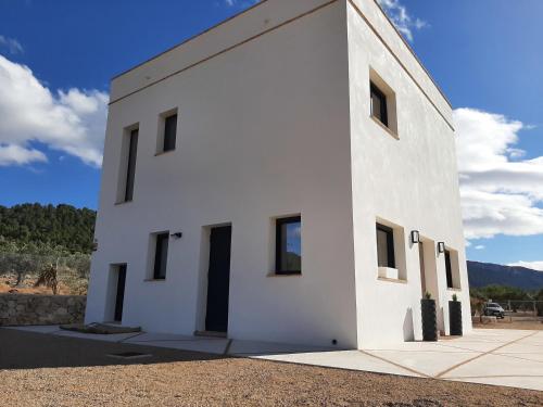 Το κτήριο όπου στεγάζεται  η παραθεριστική κατοικία