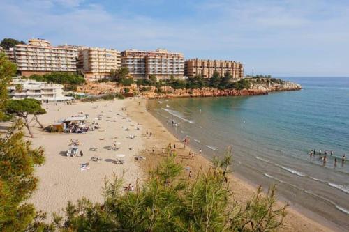 Stylish apartment 200m from the beach