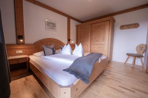 Una cama o camas en una habitación de Residence Burghof