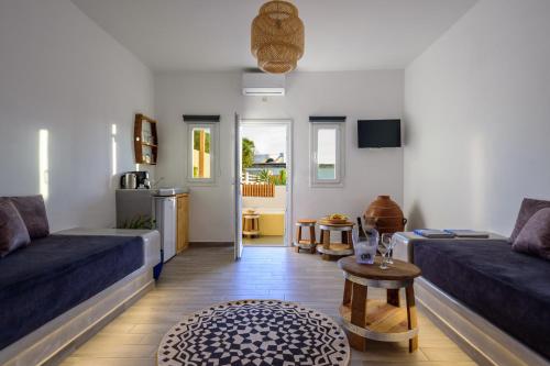 Kuchyň nebo kuchyňský kout v ubytování Athiri Luxury Suites