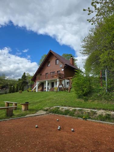 Piergiesówka. Dom w górach.