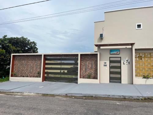 Το κτήριο όπου στεγάζεται  το διαμέρισμα