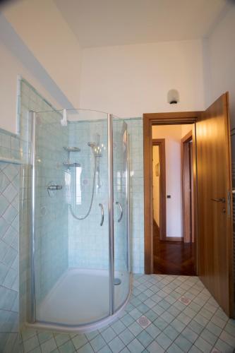 Bilik mandi di APARTMENT CA'LUCIA