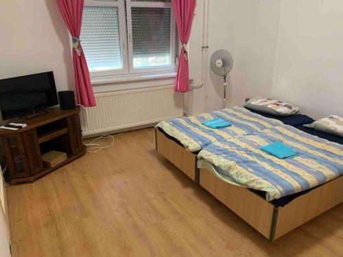 Ház, Paks Magyarország 7030 Paks, 36 bástya utca kép - 3