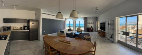 Casa Nova - Luxury Suites & Boutique Apart-Hotelにあるキッチンまたは簡易キッチン