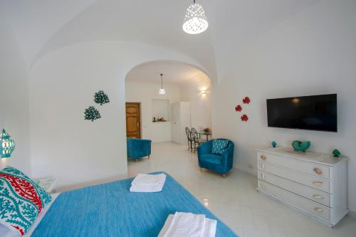Casa Lucibelloにあるテレビまたはエンターテインメントセンター