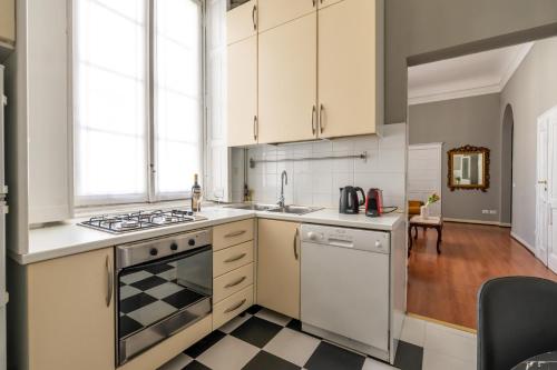 Nerino House, Elegante e tranquillo appartamento a 5 minuti dal Duomo