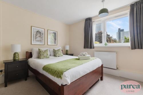 Gallery image of Parea Living - Cosy Flat with Skyline Views beside Canary Wharf in London